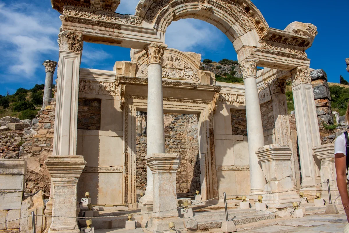 Единственный город крыма сохранивший название с античного. Античный город Эфес. Эфес город древней Греции. Древний город Эфес Турция. Античный город Сельге.