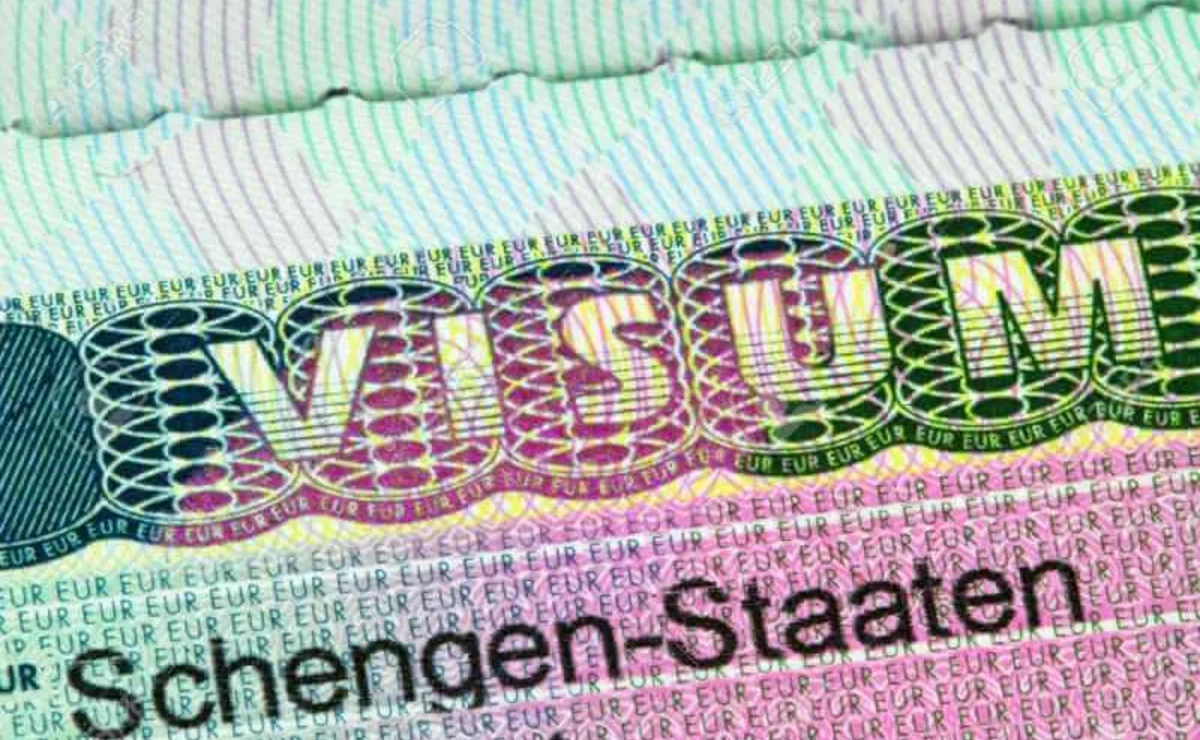В ЕС признали проблемы с записью на шенген. Но решать их не готовы