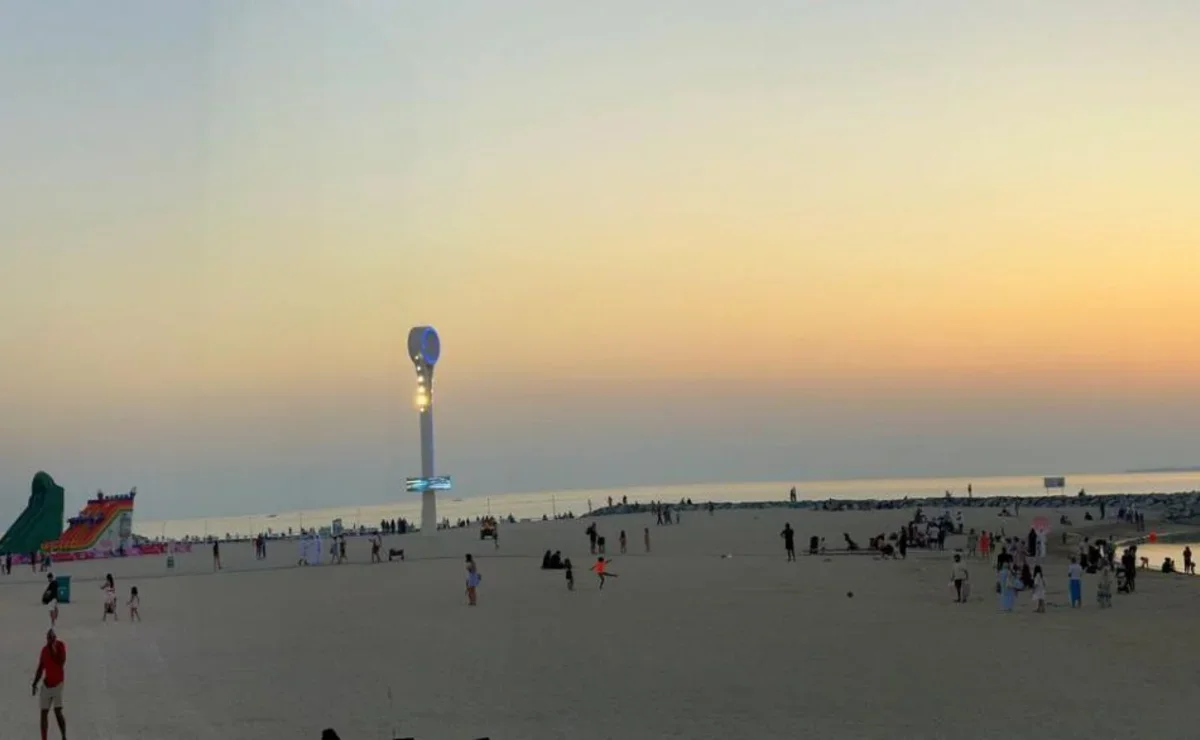 В Дубае теперь можно купаться от заката до рассвета