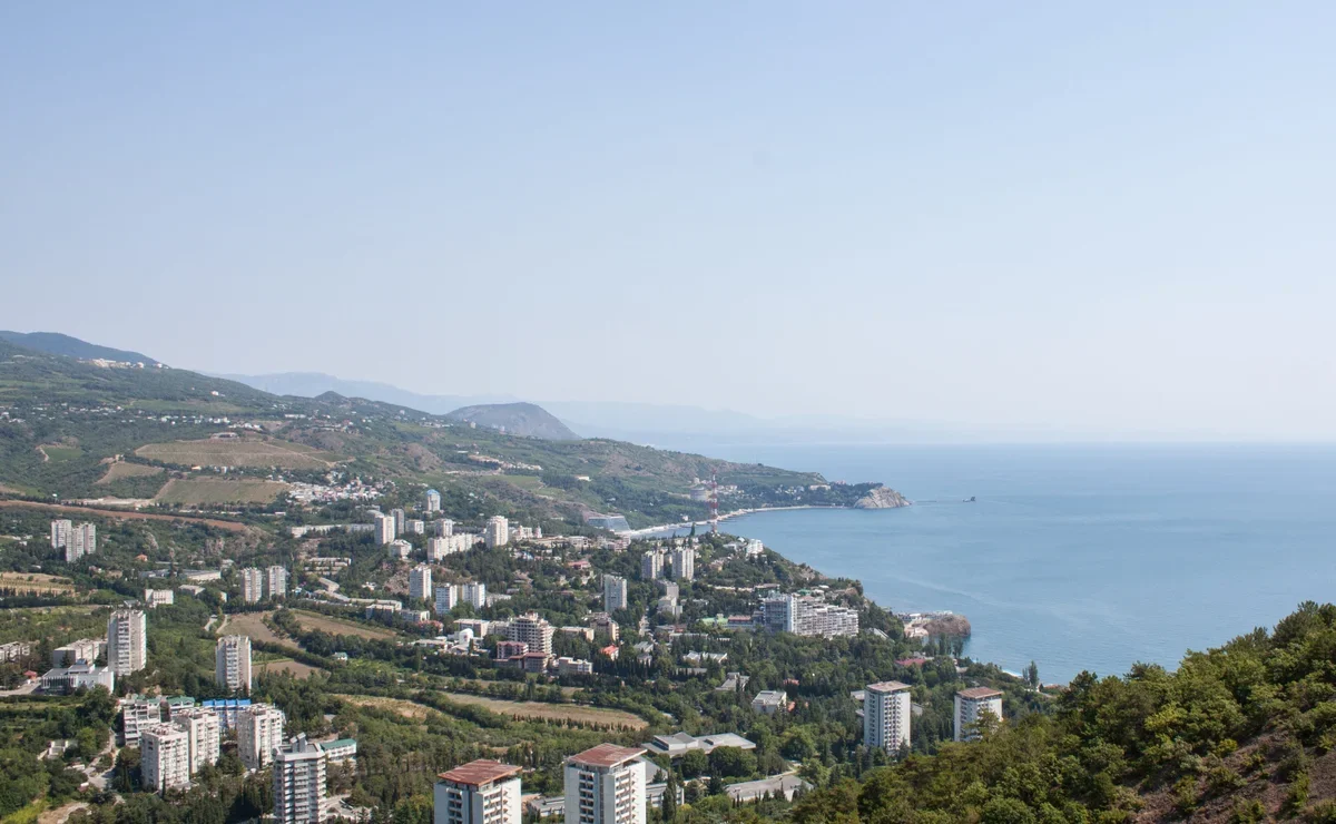 Туристы начали восстанавливать поспешно отмененные туры в Крым