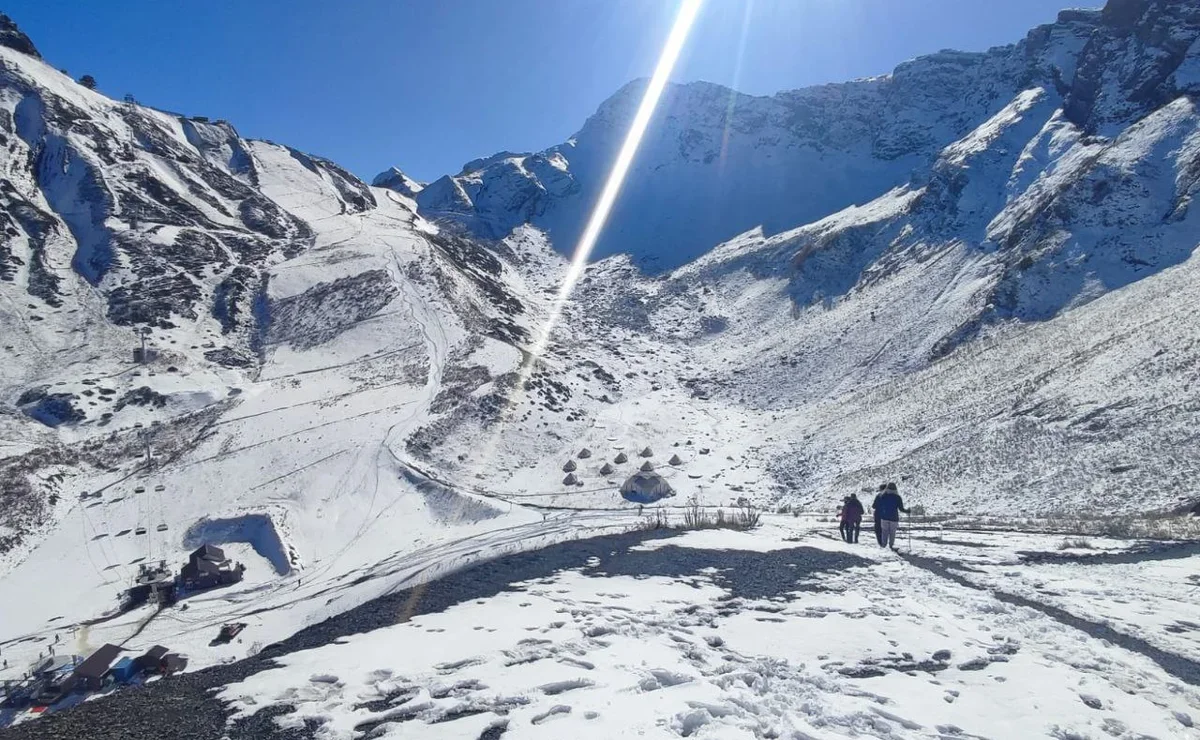 Когда на склоны невтерпеж: где в России уже можно покататься на горных лыжах