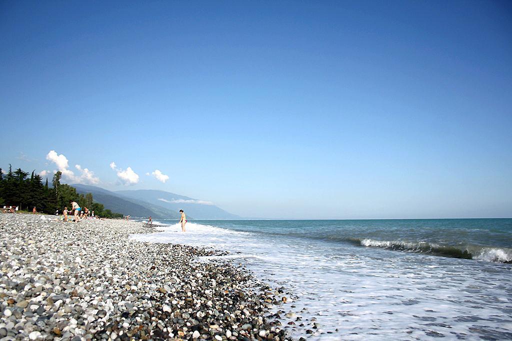 Пляж в абхазии цандрипш