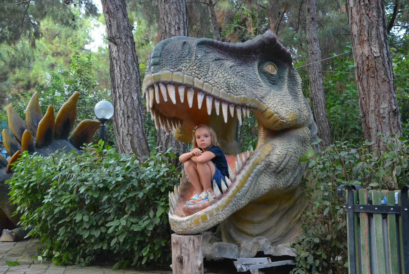 Парк с динозаврами в москве